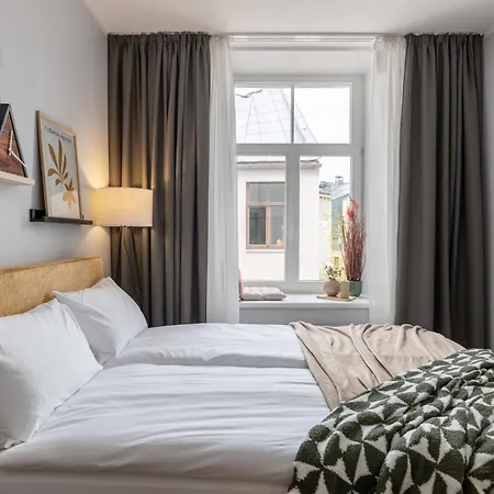 Compact & Old Town Апартаменты