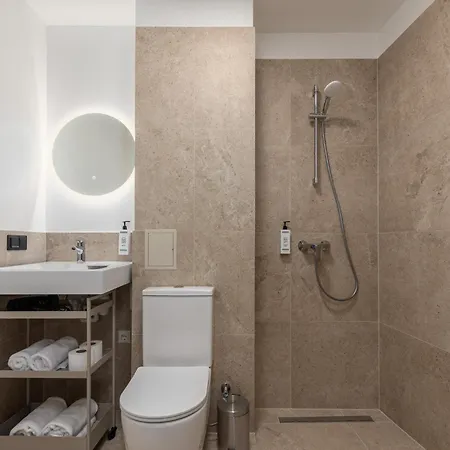 Compact & Old Town Апартаменты